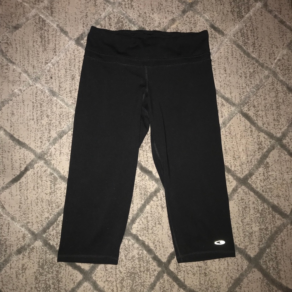 Small Petite Black Knee-Length Leggings